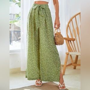 Women’s Shein Medium Floral Pants